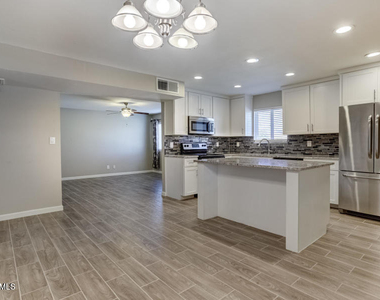 1527 W Huntington Drive - Photo Thumbnail 1