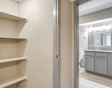 3870 Tulsa Way - Photo Thumbnail 7
