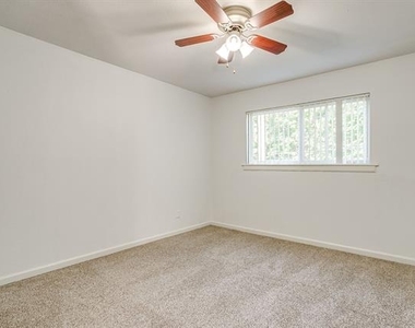3870 Tulsa Way - Photo Thumbnail 7