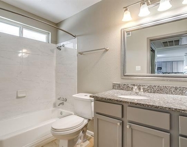 3870 Tulsa Way - Photo Thumbnail 8