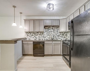 3870 Tulsa Way - Photo Thumbnail 4