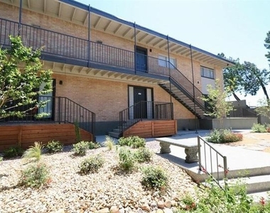 3870 Tulsa Way - Photo Thumbnail 8