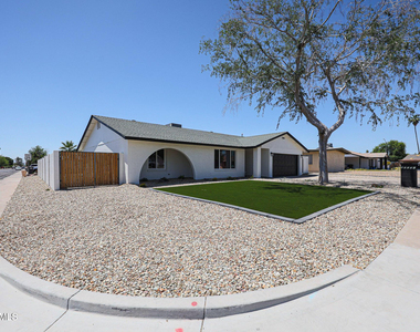 11202 N 43rd Drive - Photo Thumbnail 1