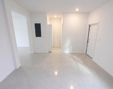 12432 Nw 23rd Court - Photo Thumbnail 7