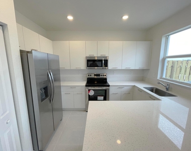 12432 Nw 23rd Court - Photo Thumbnail 3