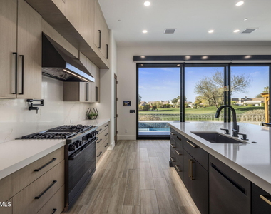 17444 N 79th Street - Photo Thumbnail 8