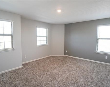 3012 Villegas Way - Photo Thumbnail 25