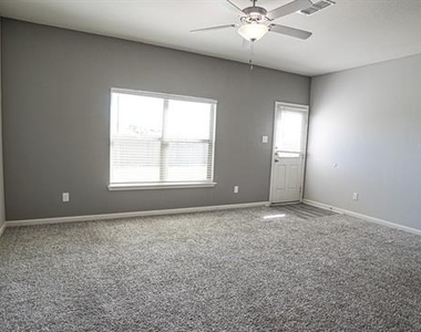 3012 Villegas Way - Photo Thumbnail 8