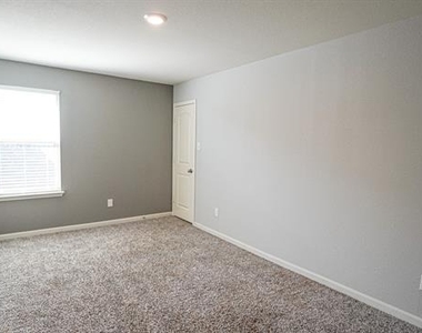 3012 Villegas Way - Photo Thumbnail 27