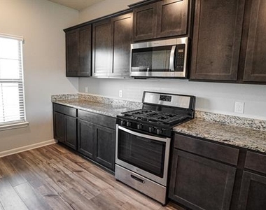 3012 Villegas Way - Photo Thumbnail 5