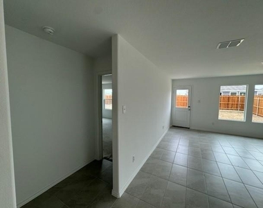 7728 Skier Drive - Photo Thumbnail 8