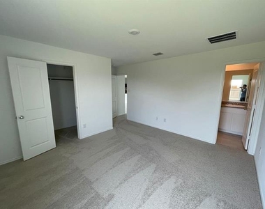 7728 Skier Drive - Photo Thumbnail 14