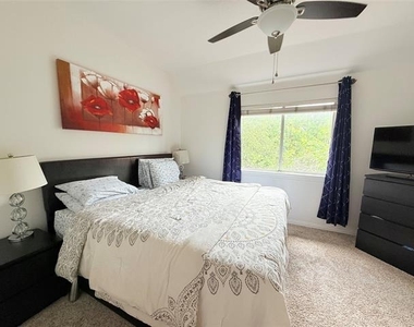 525 Abbey Court - Photo Thumbnail 15