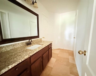 525 Abbey Court - Photo Thumbnail 19