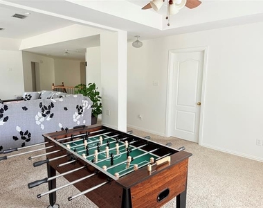 525 Abbey Court - Photo Thumbnail 14