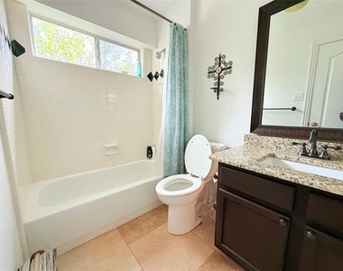525 Abbey Court - Photo Thumbnail 16