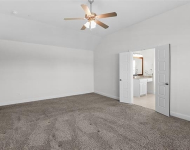 4941 Shore Crest Drive - Photo Thumbnail 24