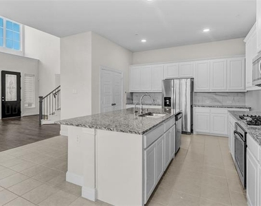 4941 Shore Crest Drive - Photo Thumbnail 7