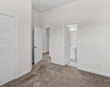 4941 Shore Crest Drive - Photo Thumbnail 20