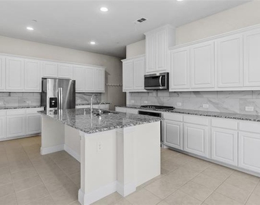 4941 Shore Crest Drive - Photo Thumbnail 6