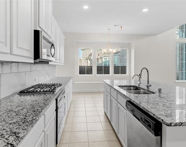 4941 Shore Crest Drive - Photo Thumbnail 8