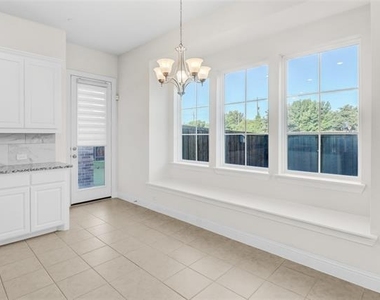 4941 Shore Crest Drive - Photo Thumbnail 5