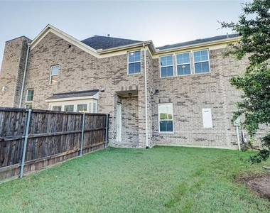 4941 Shore Crest Drive - Photo Thumbnail 15
