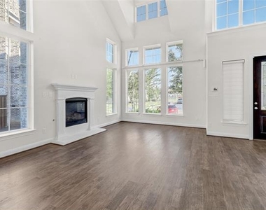 4941 Shore Crest Drive - Photo Thumbnail 2