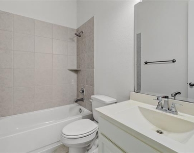 4941 Shore Crest Drive - Photo Thumbnail 9