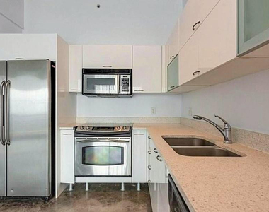 133 Ne 2nd Avenue - Photo Thumbnail 3