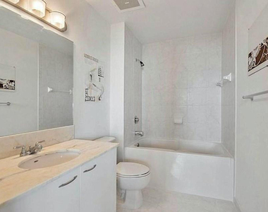 133 Ne 2nd Avenue - Photo Thumbnail 5