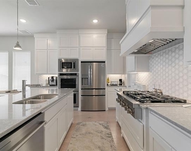 3471 Rustic Oak Drive - Photo Thumbnail 6
