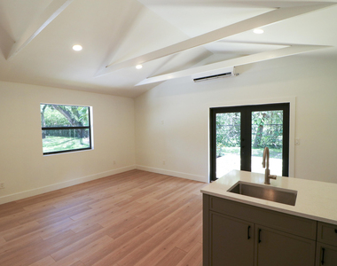 2101 Riverland Road - Photo Thumbnail 5