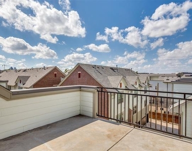 4323 Dickason Avenue - Photo Thumbnail 14