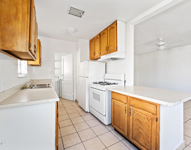 3903 N 12th Street - Photo Thumbnail 5