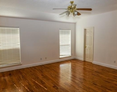 3719 Trailridge Drive - Photo Thumbnail 5