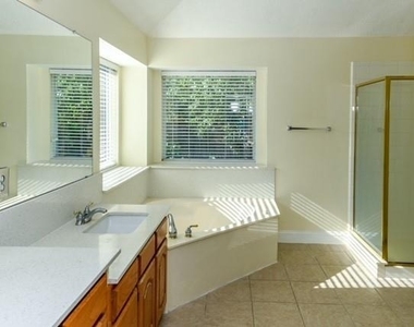 3719 Trailridge Drive - Photo Thumbnail 9