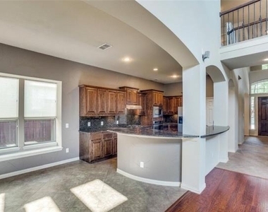 1905 Marshall Drive - Photo Thumbnail 8