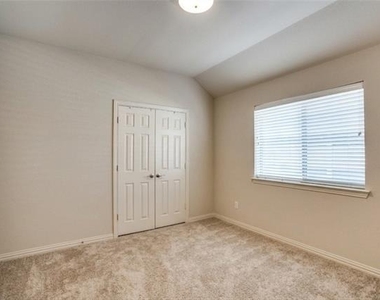 1905 Marshall Drive - Photo Thumbnail 15