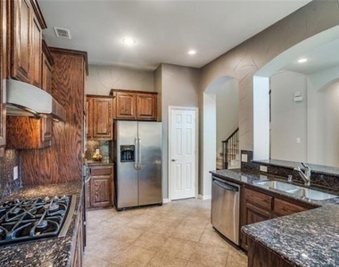 1905 Marshall Drive - Photo Thumbnail 9