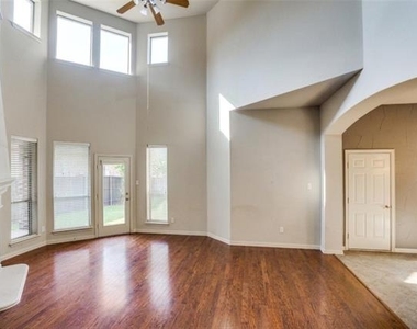 1905 Marshall Drive - Photo Thumbnail 3