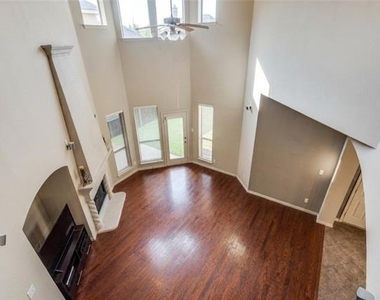 1905 Marshall Drive - Photo Thumbnail 5