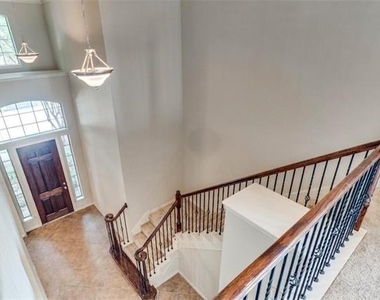 1905 Marshall Drive - Photo Thumbnail 13