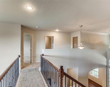 1905 Marshall Drive - Photo Thumbnail 14