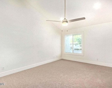 1530 S River Drive - Photo Thumbnail 17