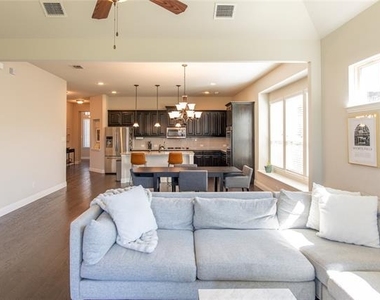 638 Brook Drive - Photo Thumbnail 11