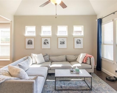 638 Brook Drive - Photo Thumbnail 12