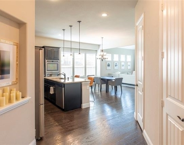 638 Brook Drive - Photo Thumbnail 5