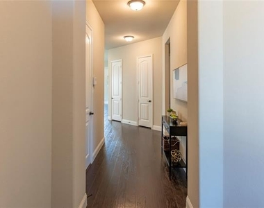 638 Brook Drive - Photo Thumbnail 4