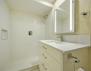 6211 W Northwest Highway - Photo Thumbnail 17